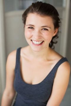 Janina Fautz interpreta Erna