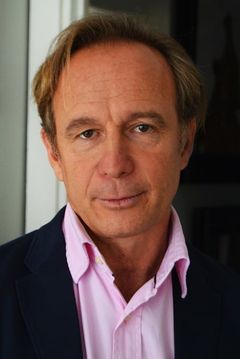 Gabriel Garbisu interpreta Realizador T.V.
