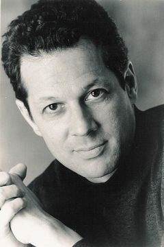 Rudy Ruggiero interpreta Santo
