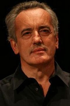 Mario Zucca interpreta Ispettore Michael/Addestratore