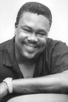 Harold Sylvester interpreta Johnson