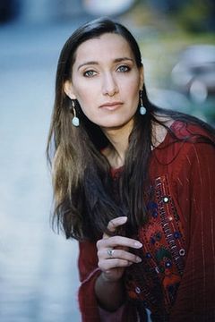 Nelofer Pazira interpreta Nafas