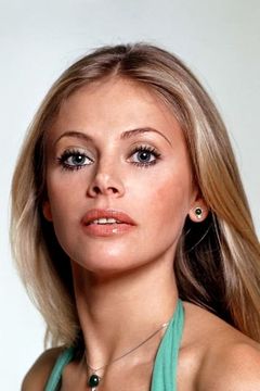 Britt Ekland interpreta Antigone