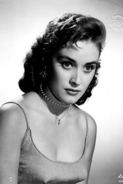 Lisa Davis interpreta Betty