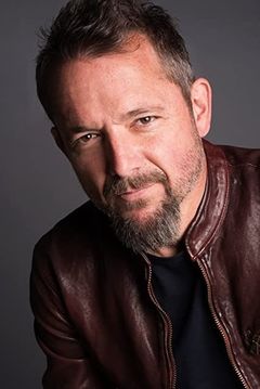 Mike McColl interpreta Voice of Galileo