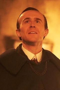 John Heffernan interpreta Eddie Niles