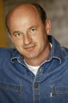 Craig Eldridge interpreta Doran