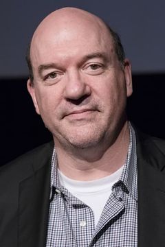 John Carroll Lynch interpreta Detective Bud Morris