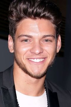 Rayane Bensetti interpreta Mehdi