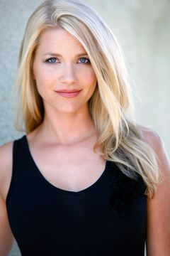 Kylee Cochran interpreta Tracy