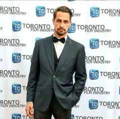 Gavin R. Downes interpreta MP Soldier