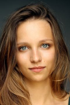 Molly Windsor interpreta Martha