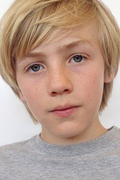 Charlie Shotwell interpreta John Paul Getty III (Age 7)