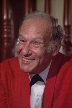 Walter Janovitz interpreta Old Amish Man