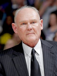 George Karl interpreta George Karl