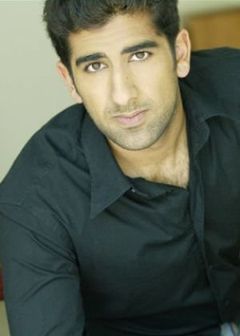 Ankur Bhatt interpreta Cubicle Neighbour
