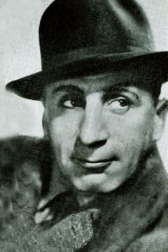 Fausto Guerzoni interpreta Uomo col cannocchiale