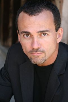 Matt Cinquanta interpreta Fighter (uncredited)