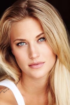 Rebecca Olson interpreta Samantha Hart