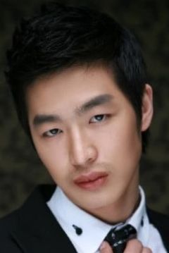 Jo Dae-hee interpreta Control room staff