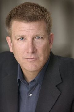Scott Haven interpreta Scribe
