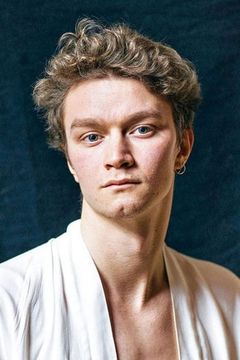 Tijmen Govaerts interpreta Lewis