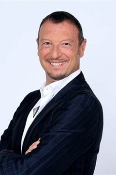 Amadeus interpreta Se stesso