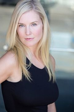 Rachel Ryling interpreta Sorority Sister (uncredited)