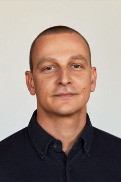 Christoph Förster interpreta Aide to Stauffenberg