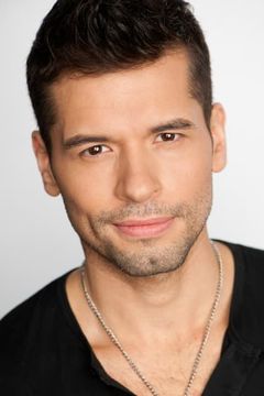 John Gabriel Rodriquez  interpreta Bureau Soldier / Team Leader