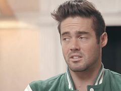 Spencer Matthews interpreta Sailor Dan