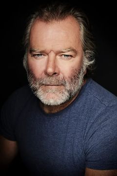 Mark Mitchinson interpreta Braga