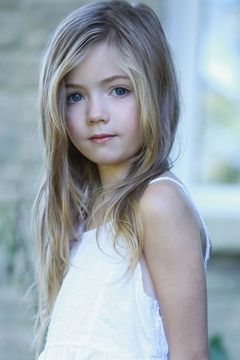 Jadyn Malone interpreta Hannah (6 yrs. old)