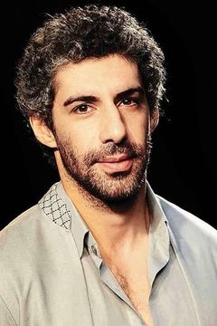 Jim Sarbh interpreta Khalil