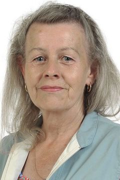 Janet Dawe interpreta Townsperson / Onion Seller (uncredited)