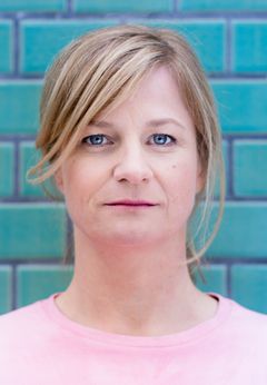 Konstanze Dutzi interpreta Erin