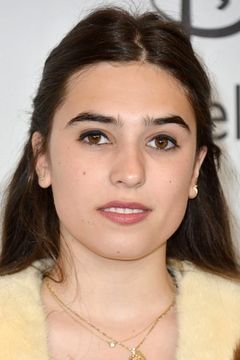 Clara Mamet interpreta Back to Mono Girl