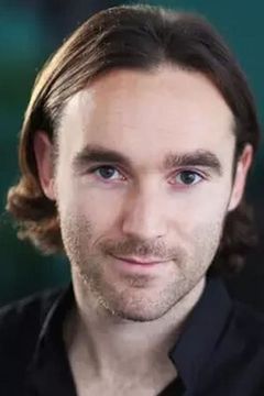 Ben Syder interpreta Sherlock Holmes