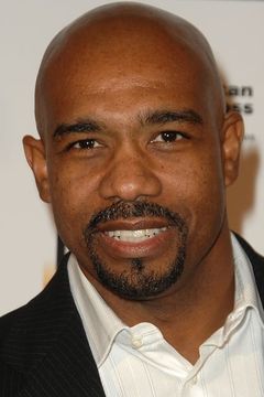 Michael Beach interpreta Manny Gauza