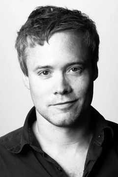 Matthew Burgess interpreta Mechanic 3