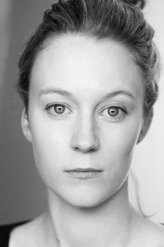 Baely Saunders interpreta Jackie