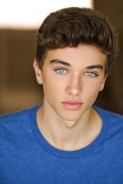 Gavin Casalegno interpreta Michael Ladouceur