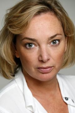 Emma Amos interpreta Girl with scar