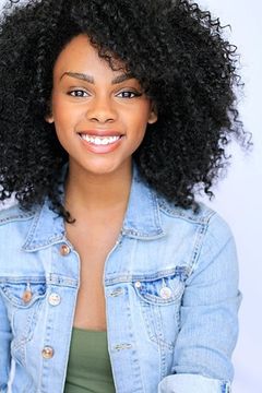Tunisha Hubbard interpreta Monica