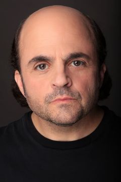 Michael D. Cohen interpreta Schwoz Schwartz