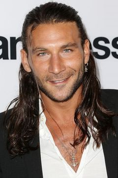 Zach McGowan interpreta Jody Silverman