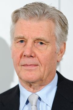 James Fox interpreta Sir Charles Eastlake