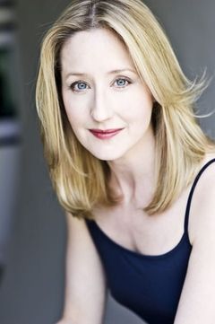 Lauren Ward interpreta Student
