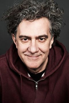 Jean-Stéphane Sauvaire interpreta Male Journalist