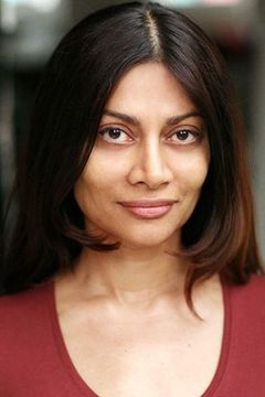 Somi De Souza interpreta Mrs. Mehta